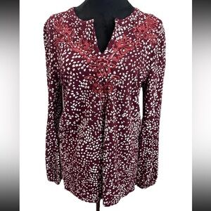 Chicos ladies size 1/M cotton embroidered elastic cuff sleeve maroon white tunic